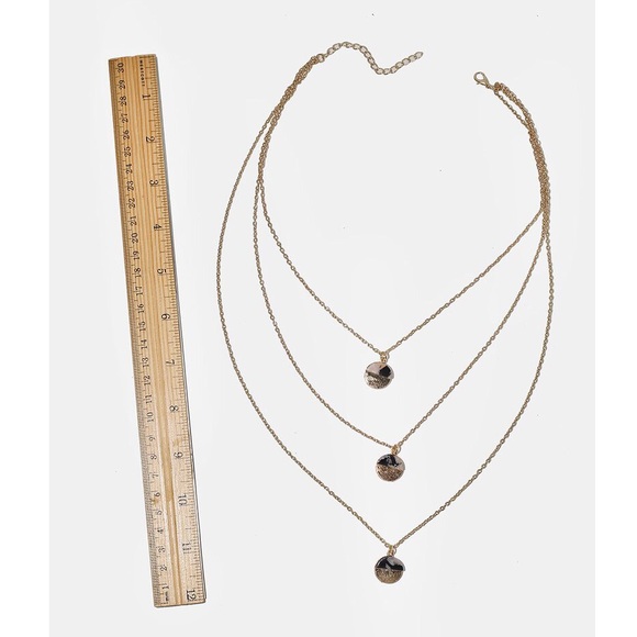 ‼️5/$15‼️ Layered Pendant Necklace - Picture 2 of 4